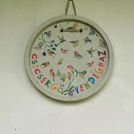 Csicsergo Vendeghaz Velence